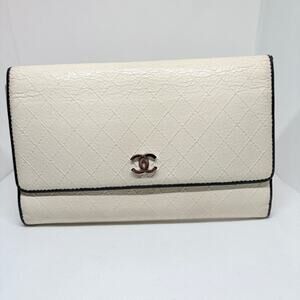CHANEL Ivory Quilted Wallet w/ Black Piping • Silver Hardware